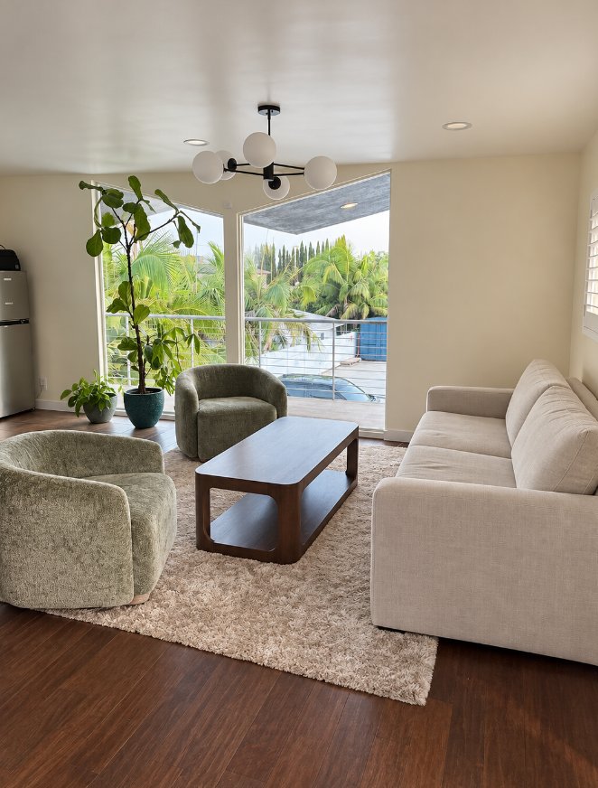 Comfortable living room at Stillwater Behavioral Health in Costa Mesa
